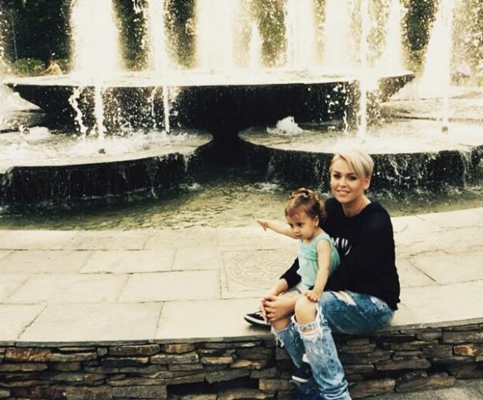 Ce se întâmplă cu fetiţa lui Connect-R. Maya şi-a îngrijorat peste măsură părinţii