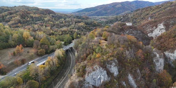 Zona Merisor Crivadia, traversata de calea ferata Simeria Petroșani  Foto Daniel Guță (86) JPG