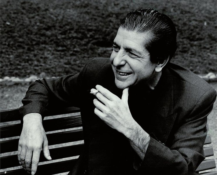 Leonard Cohen – „I’m Your Man“. „I was born like this, I had no choice I was born with the gift of a golden voice“