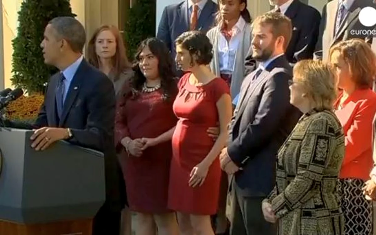Barack Obama a prins-o pe femeia însărcinată înainte ca ea să leşine