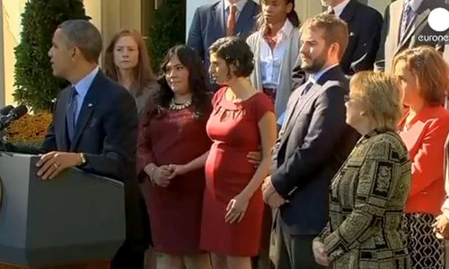 Barack Obama a prins o pe femeia însărcinată înainte ca ea să leşine jpeg