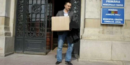 Procurorul DNA a ieşit din Primăria Craiova cu o cutie sigilată