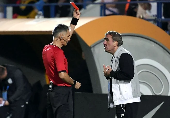 
    Gică Hagi a fost eliminat de arbitrul Marius Comănescu la partida VIitorul - Poli IașiFOTO: Sportpictures.eu  
