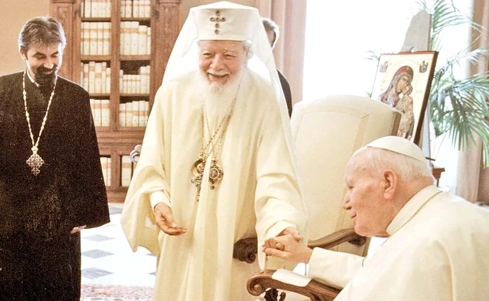 1999 Întâlnire istorică între Papa Ioan Paul al II-lea şi Preafericitul Teoctist
