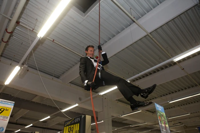 Radu Mazăre, acrobaţie a la James Bond FOTO Decathlon