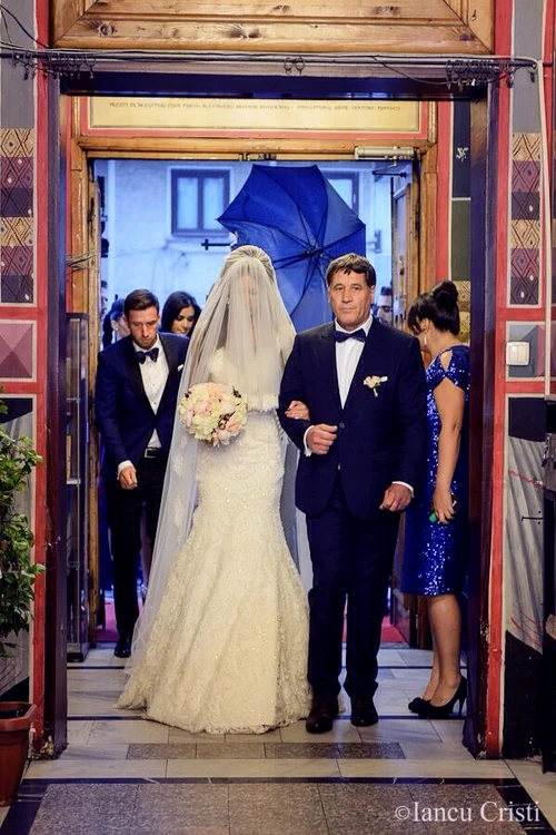 Bianca Drăguşanu, în cea mai frumoasă zi din viaţa ei (Foto: Cristi Iancu via Facebook)