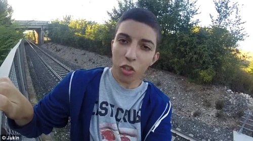 Băiatul şi-a filmat singur isprava(captură video)