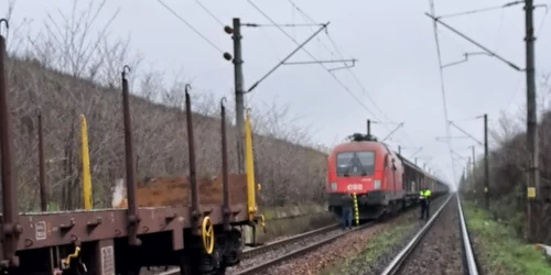 coliziune intre 2 trenuri jpg