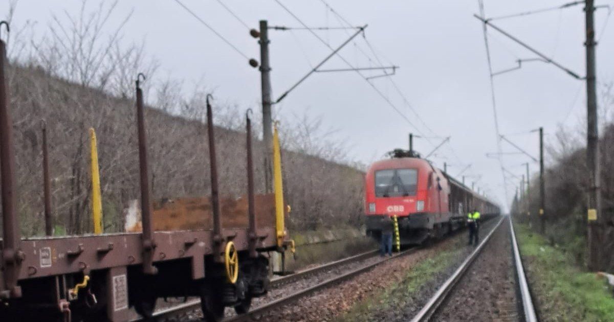 Accident feroviar în Teleorman: două trenuri de marfă s-au ciocnit, fără victime.