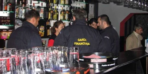 Razie în barurile din Deva