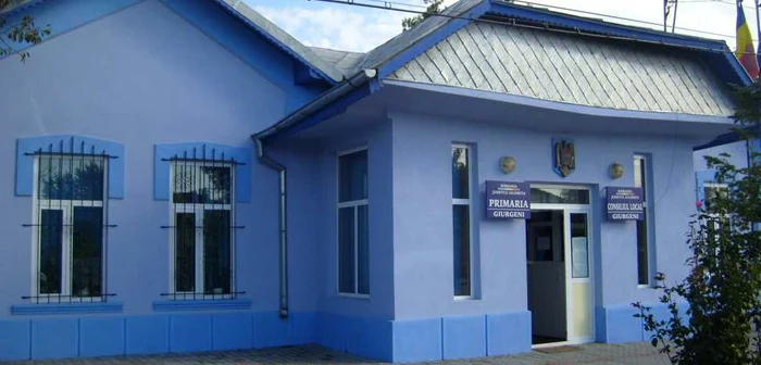 Primăria comunei Giurgeni, locul unde lucra bărbatul care s-a sinucis