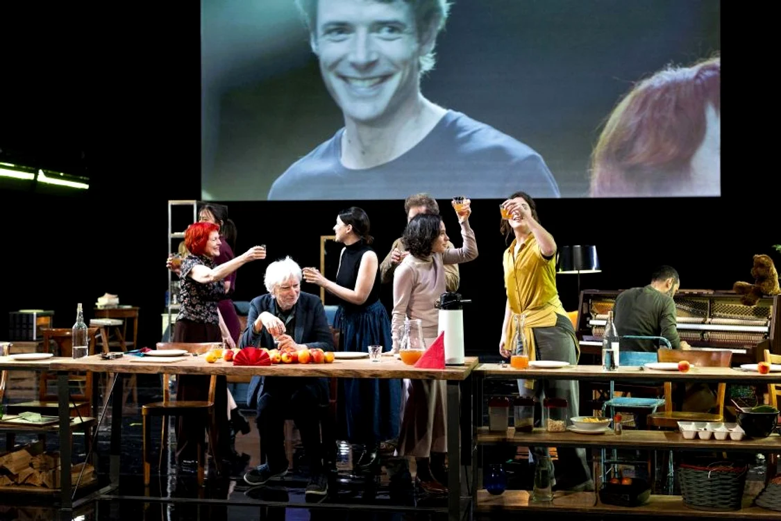 Cînd lumea își iese din țîțîni, teatrul păstrează speranța jpeg
