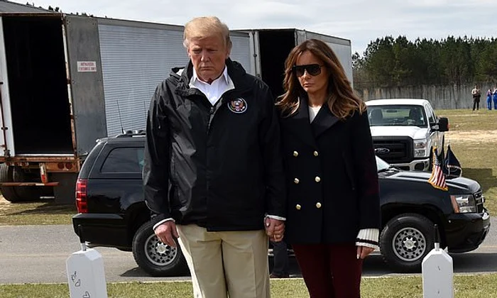 1 melania trump falsa png png
