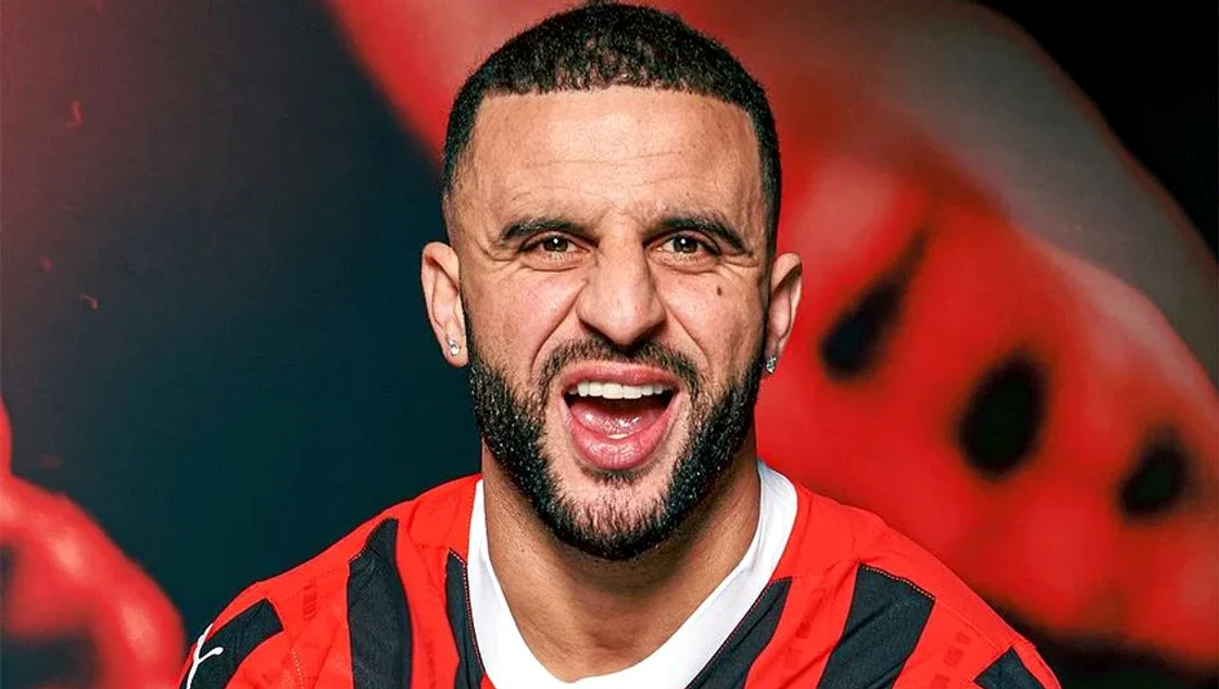 Kyle Walker a fost prezentat la noua sa echipă. Foto X/ AC Milan 