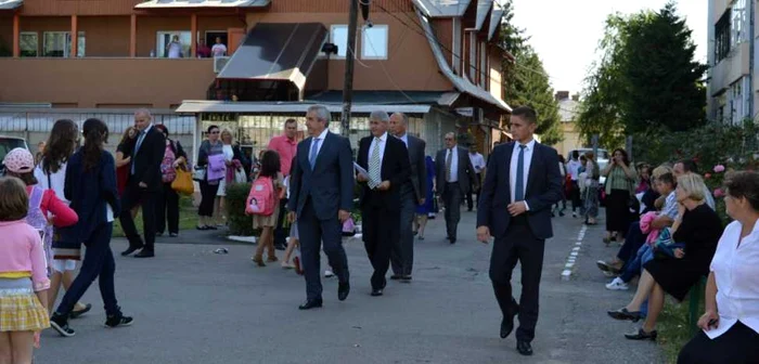 Călin Popescu Tăriceanu a participat la deschiderea anului şcolar în două colegii din Ploieşti. FOTO Dana Mihai