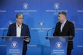 Prim-ministrul Marcel Ciolacu și Marcel Boloș, ministrul de Finanțe, susțin declarații de presă la sediul ministerului din București. FOTO Inquam Photos / George Călin