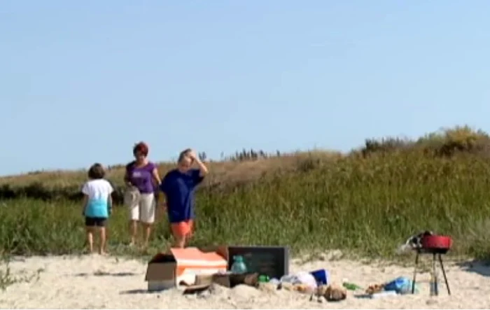 Angajaţi ai Rezervaţiei Biosfera Delta Dunării au găsit pe plajele de la Vadu și de la Corbu resturi menajere, dar și un televizor abandonat