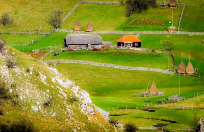 fundatura ponorului foto remus suciu