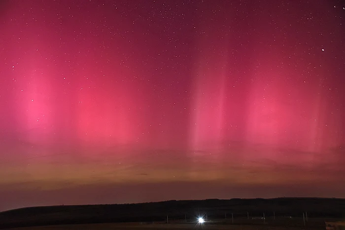 Aureola boreală a fost surprins în mai multe zone din Bihor Foto: Facebook Meteo Tulca Bihor