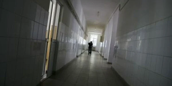 Zeci de bolnavi şi-au pierdut viaţa în Spitalul din Poiana Mare