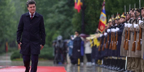 Nicușor Dan sosește la Cotroceni după ce a depus jurământul FOTO Inquam / Octav Ganea