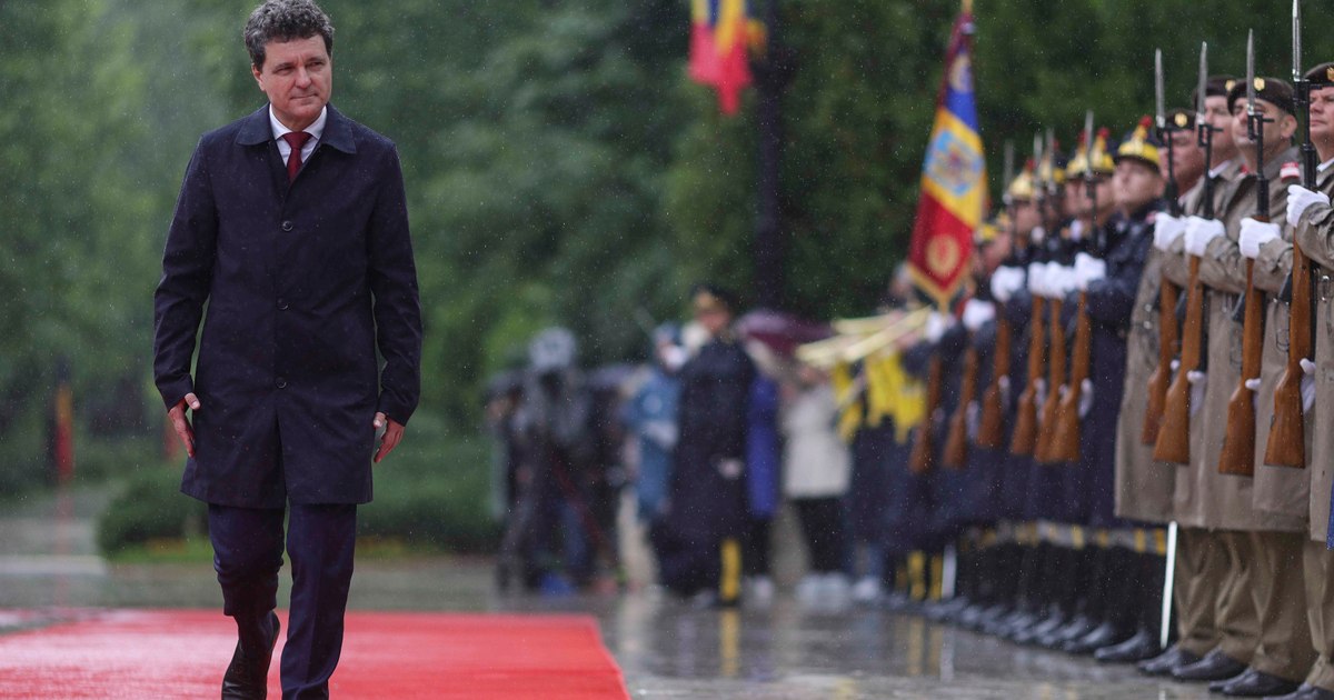 Nicușor Dan celebrează Ziua Armatei la Iași