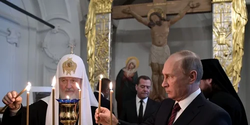 Putin la slujba de Craciun jfif