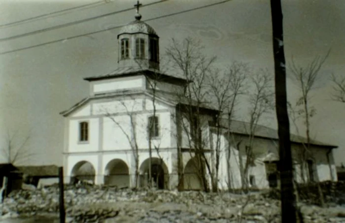 Biserica Sf. arhangheli din satul Sinoe - 1967                              FOTO: Arhiva Arhiepiscopiei Tomisului