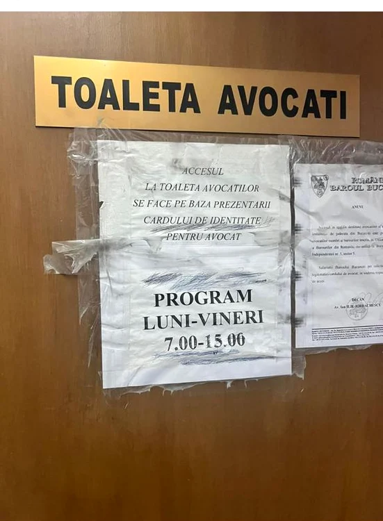 Avocații pot merge la toaleta Tribunalului București doar în intervalul 7,00-15,00 FOTO Facebook