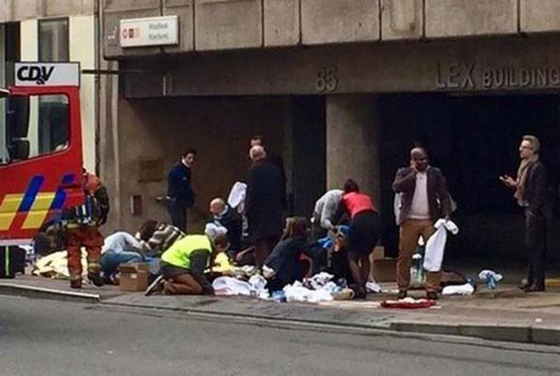 
    În urma atacurilor din Bruxelles, 31 de oameni şi-au pierdut viaţa şi alte 271 sunt rănite foto: twitter  