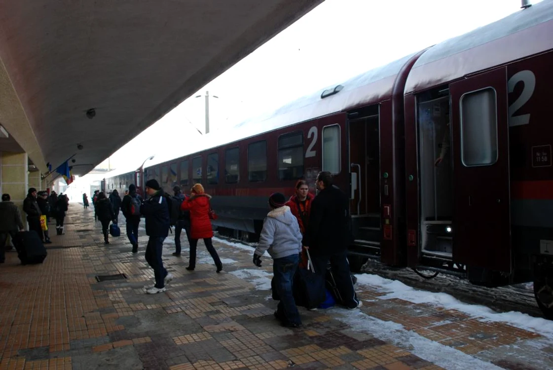 Din cauza sărăciei, veteranii vând biletele de tren obţinute legal