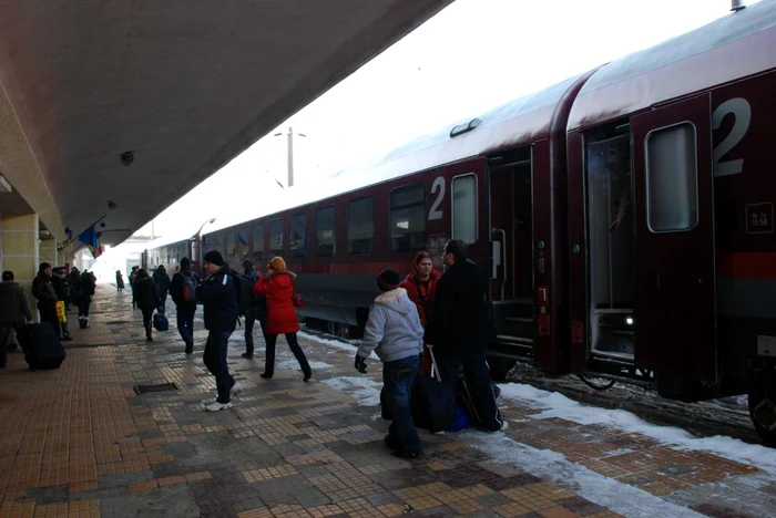 Din cauza sărăciei, veteranii vând biletele de tren obţinute legal