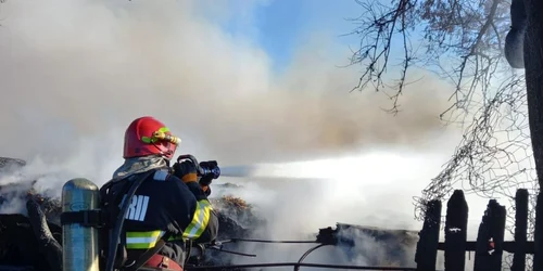 slobozia incendiu la Siditi FOTO ISU Ialomita