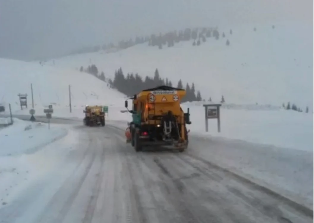 Transalpina acoperită de zăpadă