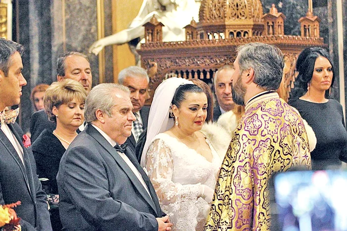 Slujba a avut loc la biserica Domniţa Bălaşa, iar petrecerea la Restaurantul Mărul de Aur