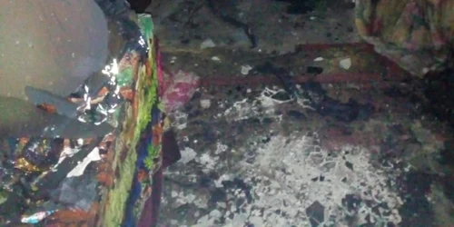 Incendiu Vâlcea - patru copii salvaţi din flăcări Foto Adevărul