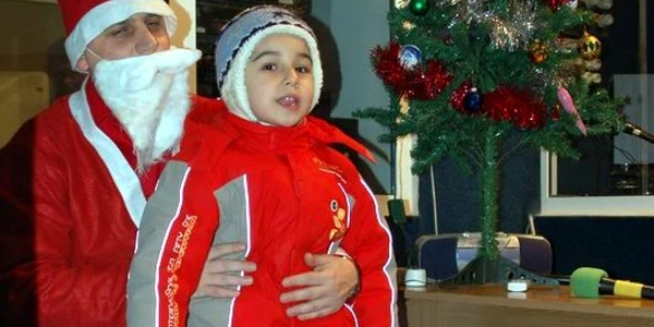 Moş Crăciun a venit mai repede pentru copiii din Strungari 