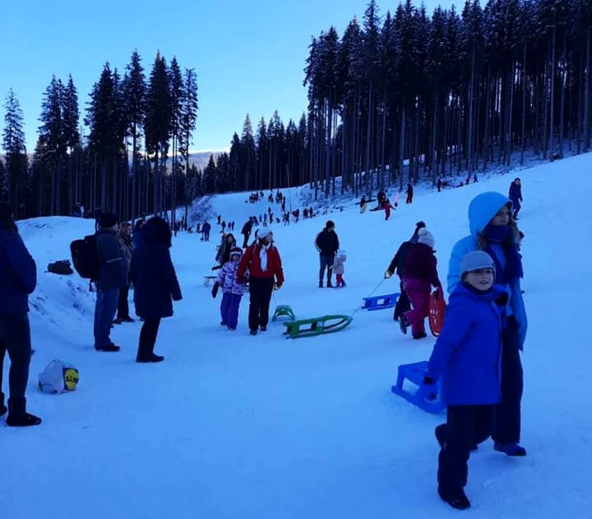 Turiștii s-au bucurat de zăpadă la Ski Resort Transalpina
