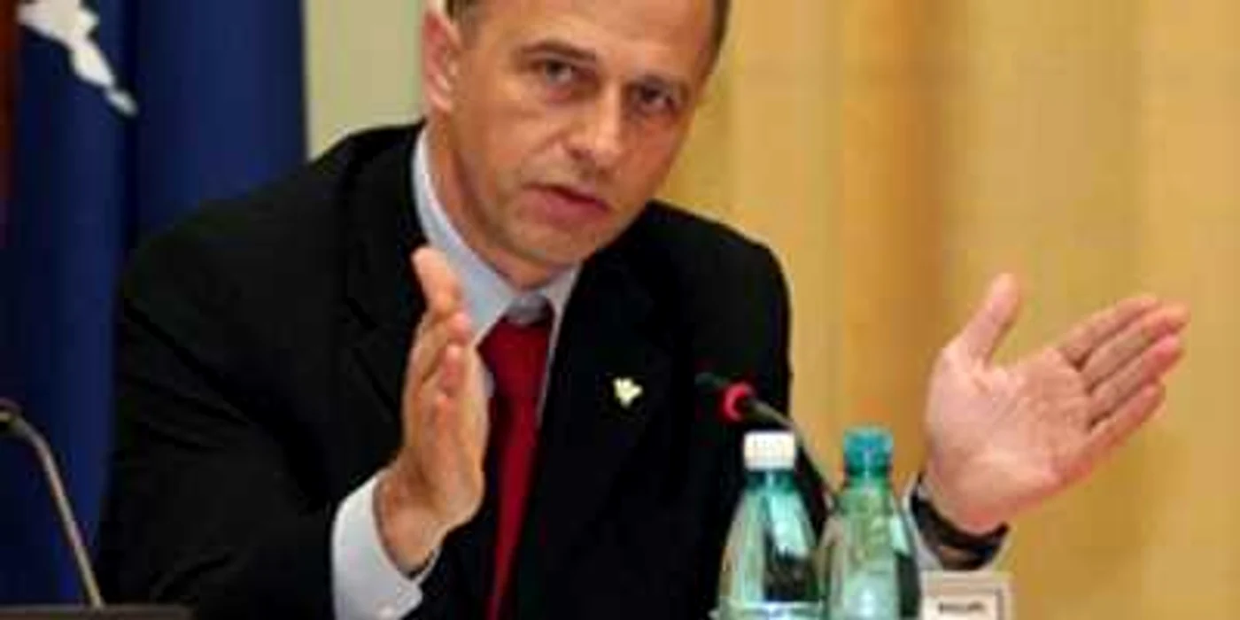 Contractele de cazare ale senatorilor ar putea fi renegociate