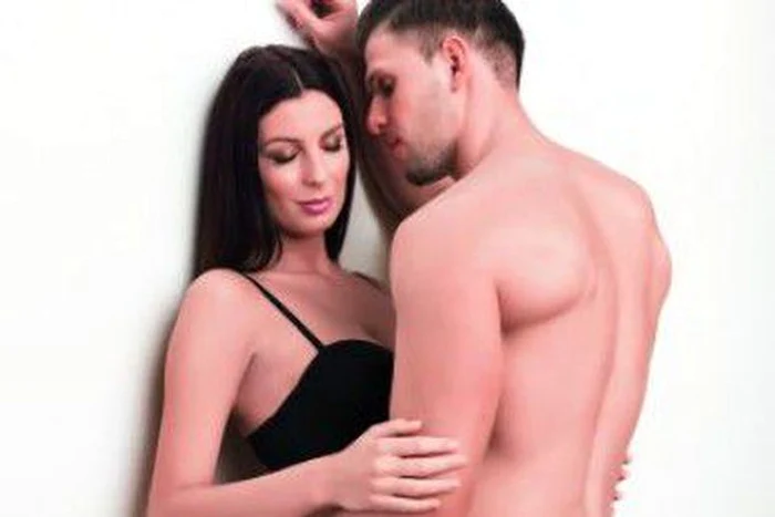 Nicole Scherzinger şi-a expus formele la plajă