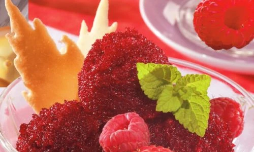 1366551988 8922zmeura 20cu 20vin 20rosu jpeg