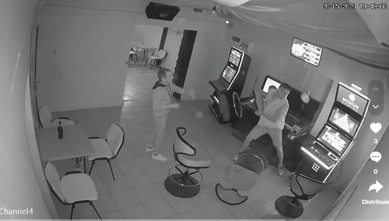 Un tip violent distruge aparatele din localul din Topolovățu Mare