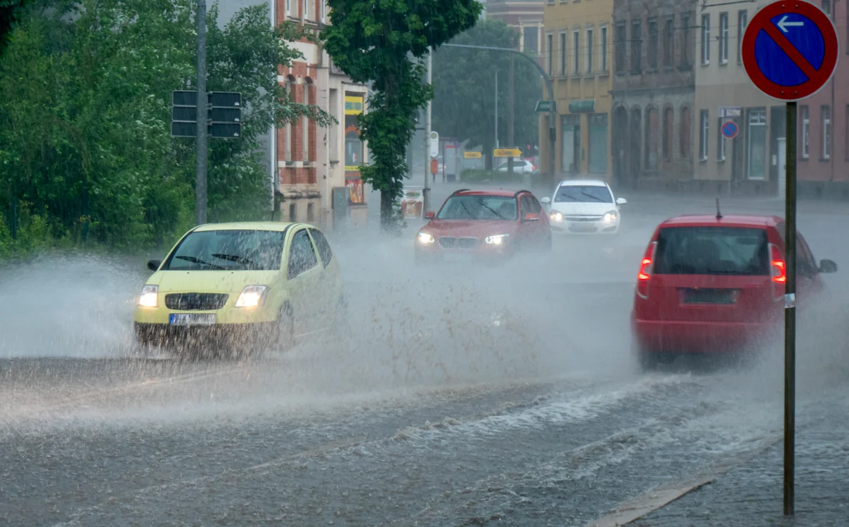 Meteorologii anunță ploi, vijelii și grindină în apropae toată țarafoto: Shutterstock