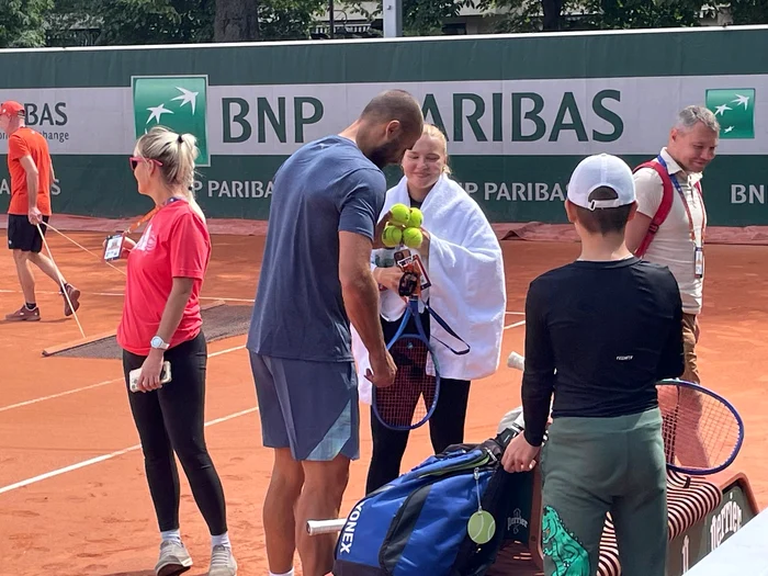 Părinții Dianei, la ședința de pregătire de astăzi, alături de sportivă și de antrenor