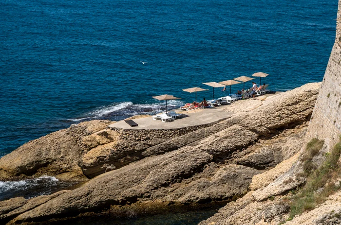 Stânci la Marea Adriatică. FOTO: Shutterstock