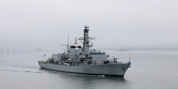 Nava de razboi HMS Northumberland FOTO Shutterstock