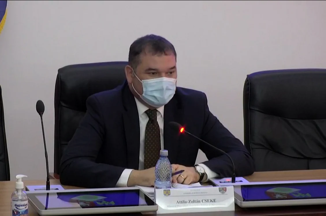 „Acestea sunt sunt faptele, poate exista o relaţionare între aceste două valuri de creştere şi descreştere”, a spus Cseke Attila, marţi seară, la Digi24.