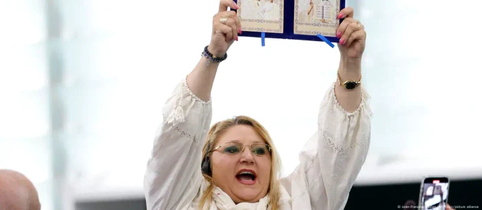 Diana Șoșoacă a făcut scandal în Parlamentul European în iulie 2024 și a fost dată afară din ședință