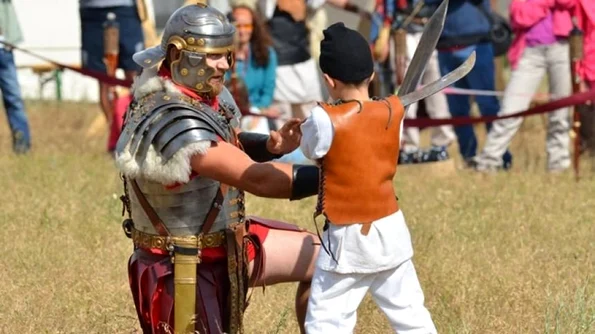 Festivalul Cetăţilor Dacice Cetatea dacică Singidava (Cugir) reînvie pentru cel mai important festival dacic din România jpeg