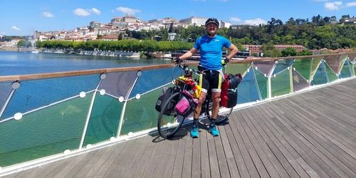 Ioan Dan Gaşpar cu bicicleta în Portugalia